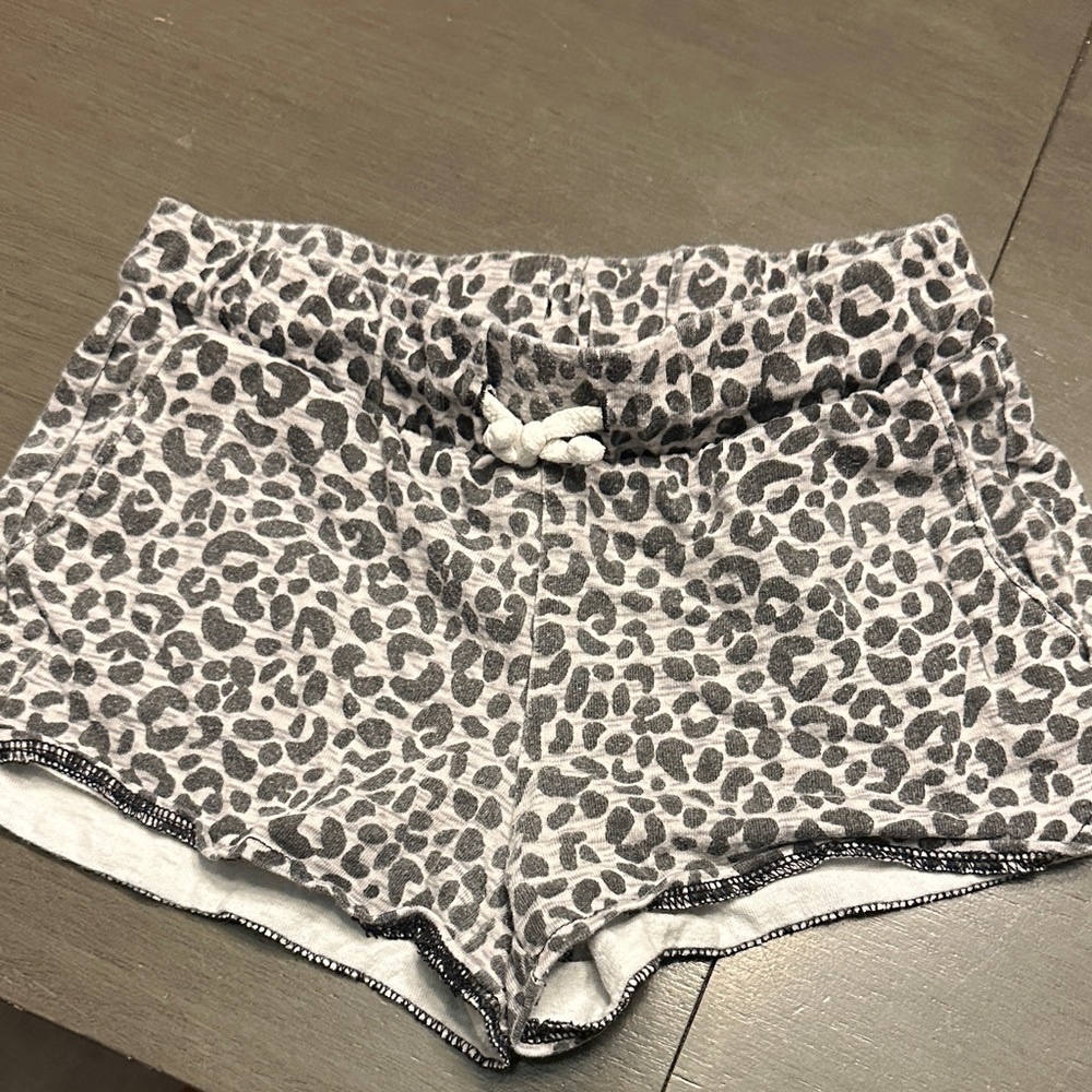 Old Navy Gray Leopard Print Girls Shorts